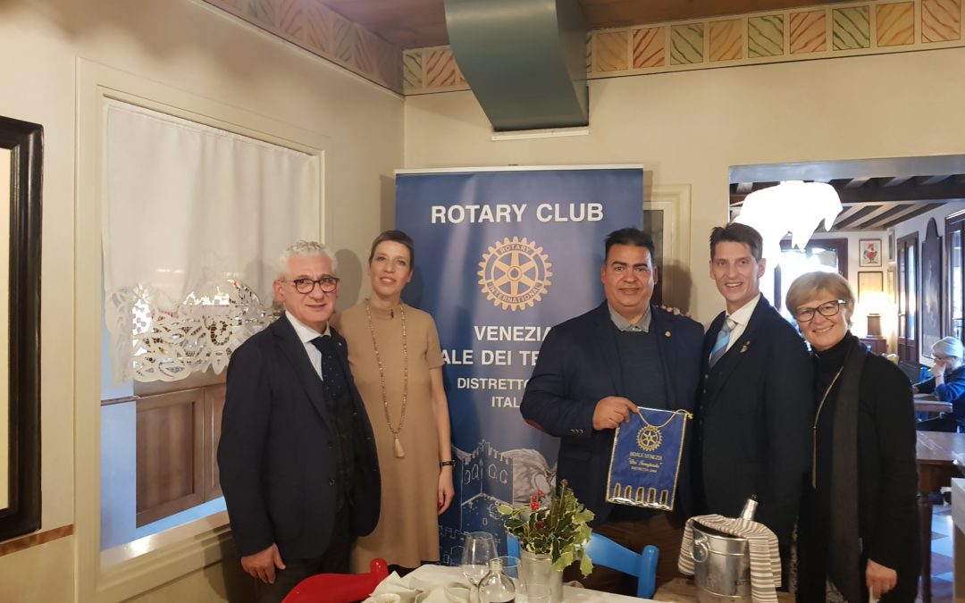 La visita del Presidente del Rotary Club di Playa del Carmen